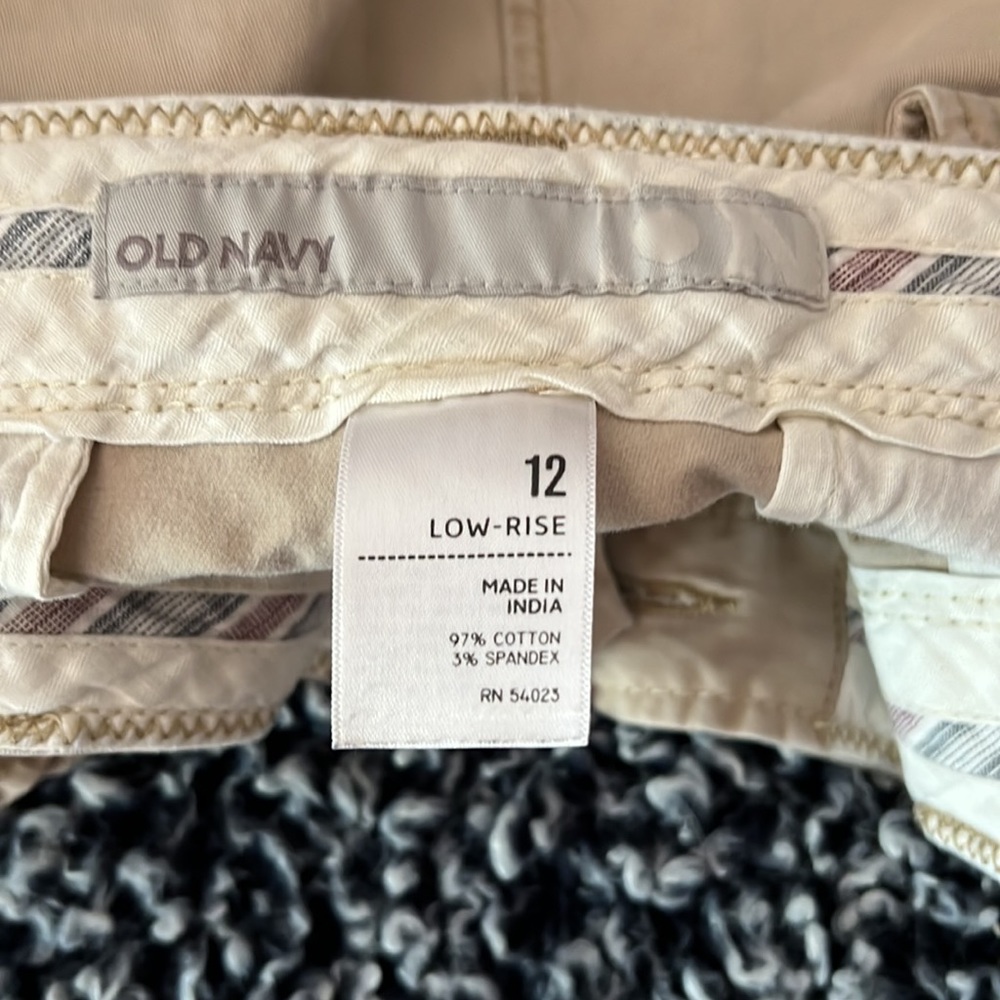 Old Navy. Low Rise shorts. - Picture 2 of 5
